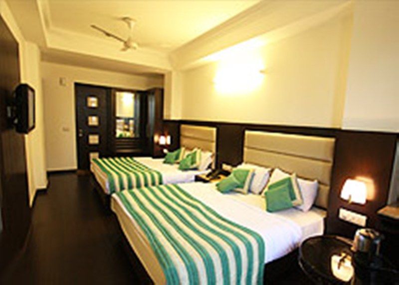 Hotel Chanchal Continental New Delhi Exterior photo