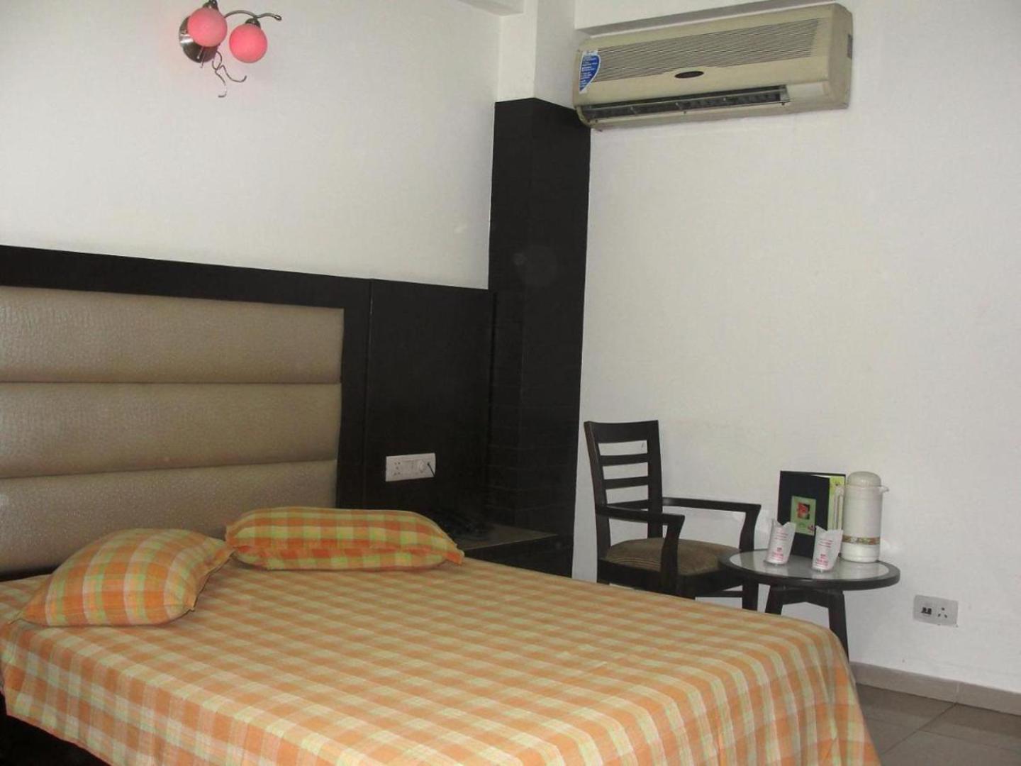Hotel Chanchal Continental - 02 Mins From New Delhi Railway Station Exterior photo