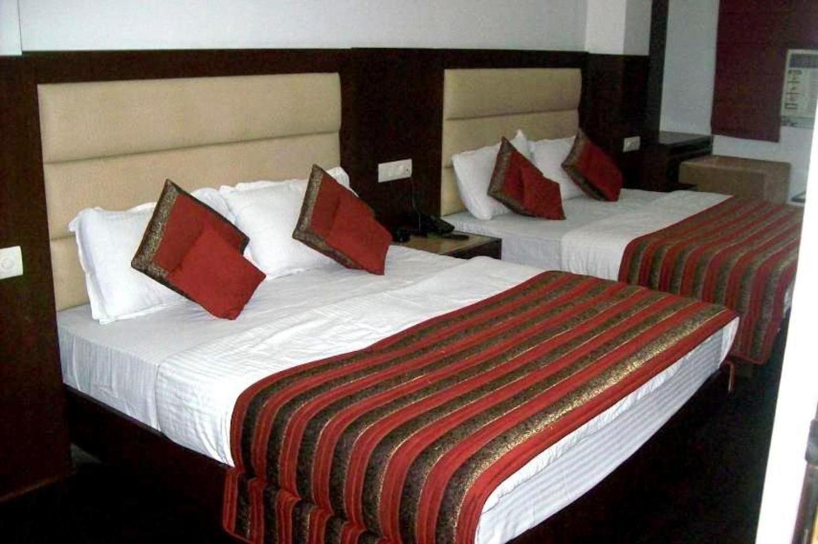 Hotel Chanchal Continental - 02 Mins From New Delhi Railway Station Exterior photo