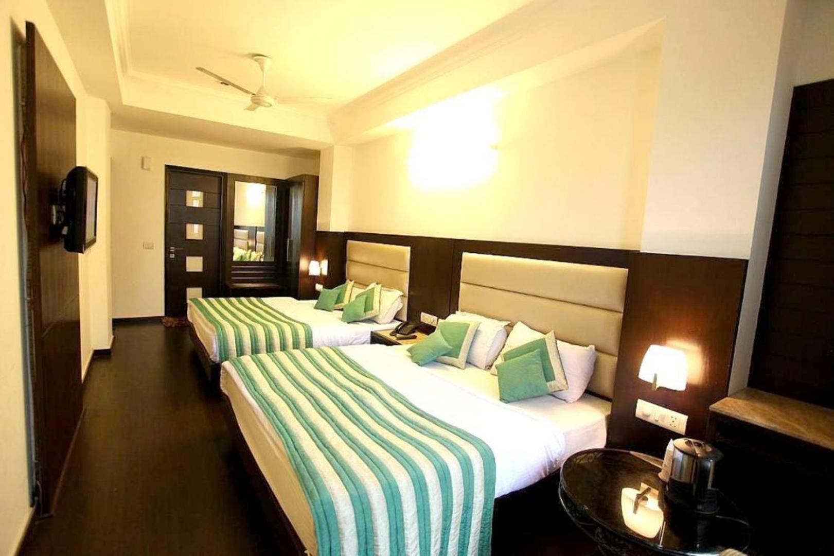 Hotel Chanchal Continental - 02 Mins From New Delhi Railway Station Exterior photo