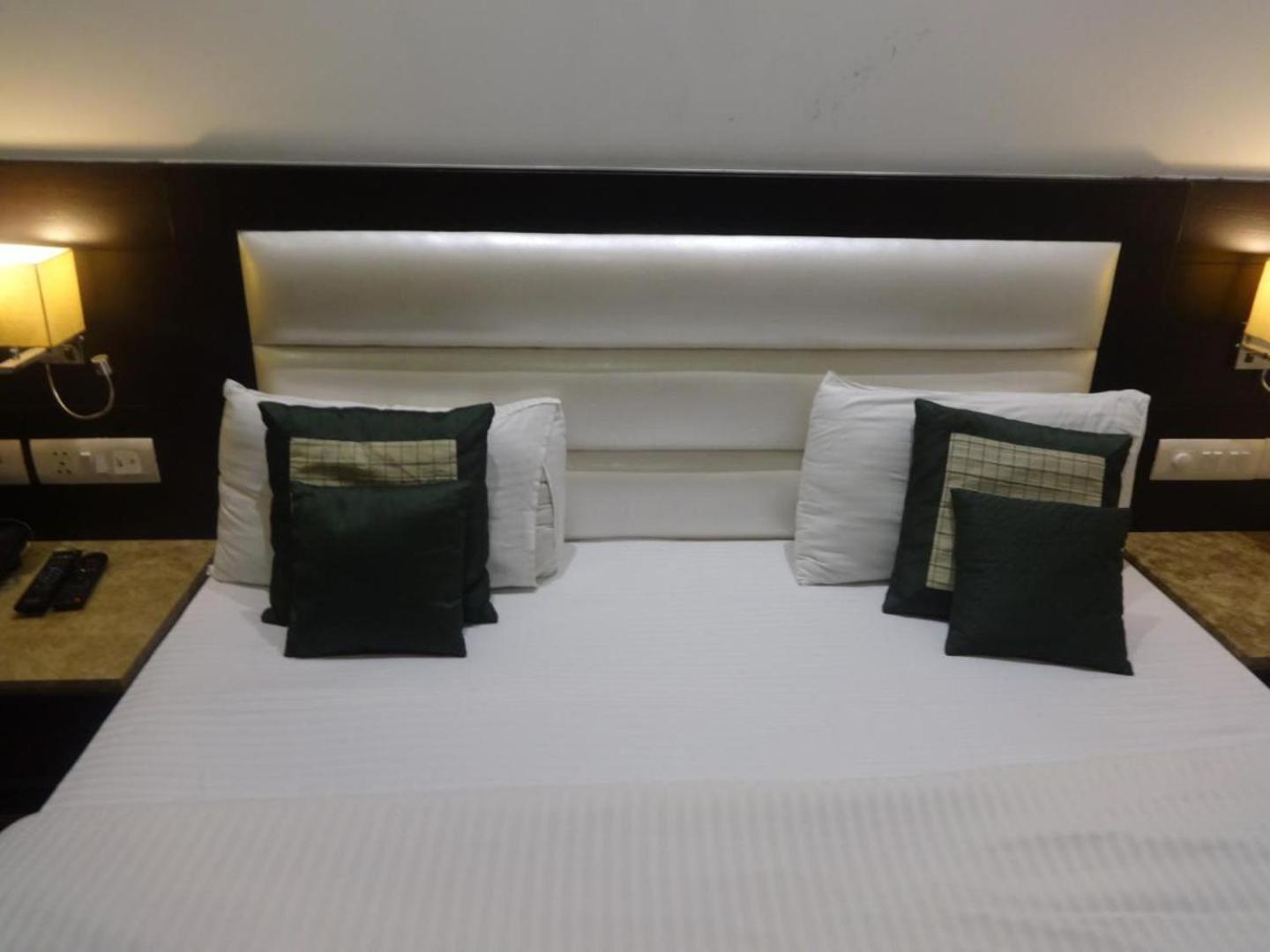 Hotel Chanchal Continental - 02 Mins From New Delhi Railway Station Exterior photo
