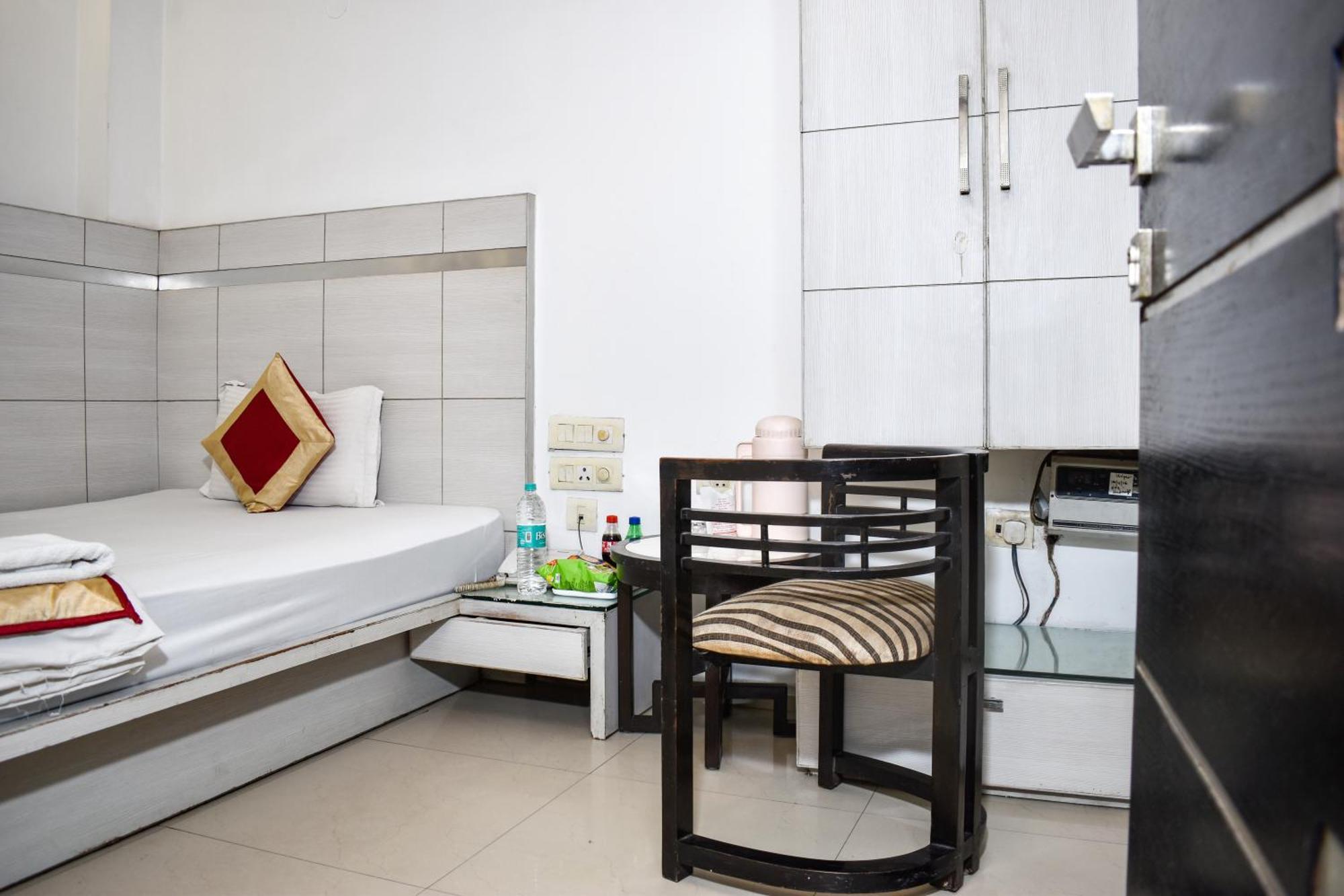 Hotel Chanchal Continental - 02 Mins From New Delhi Railway Station Exterior photo