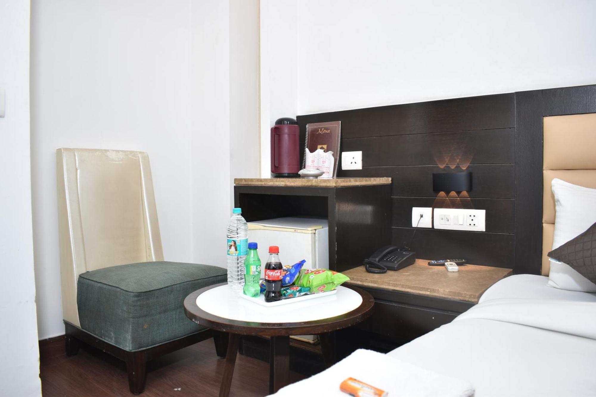 Hotel Chanchal Continental - 02 Mins From New Delhi Railway Station Exterior photo