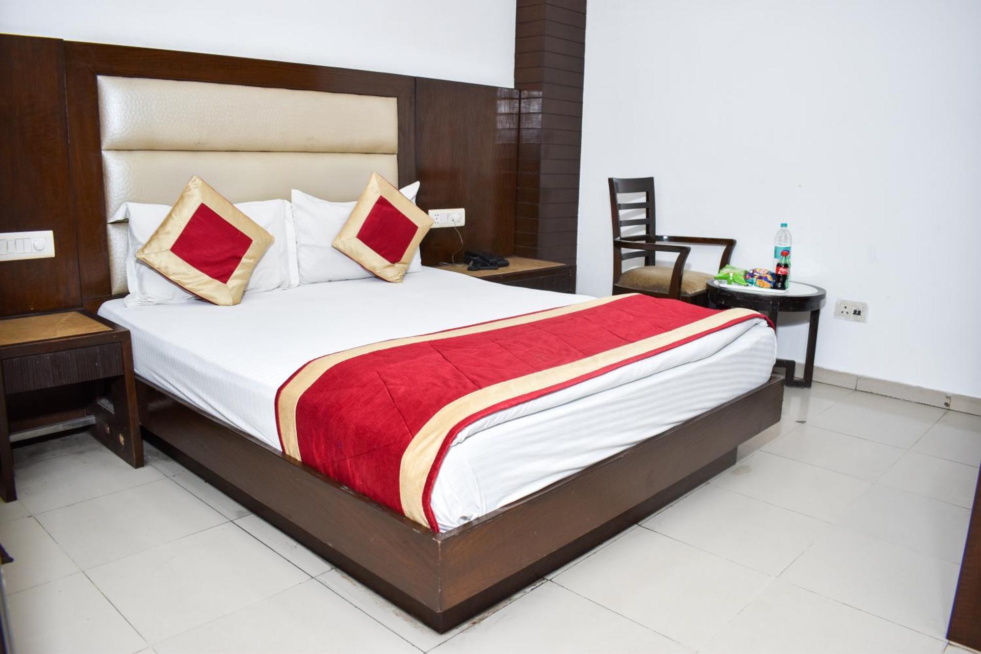 Hotel Chanchal Continental - 02 Mins From New Delhi Railway Station Exterior photo