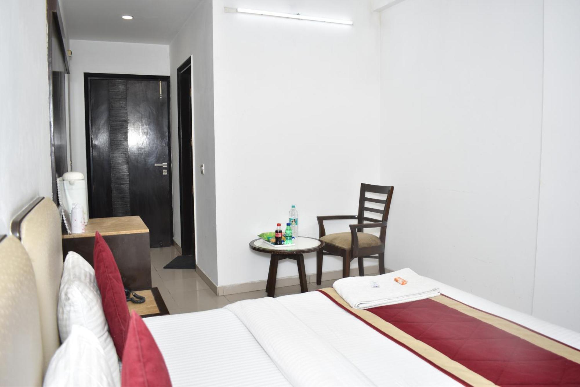 Hotel Chanchal Continental - 02 Mins From New Delhi Railway Station Exterior photo