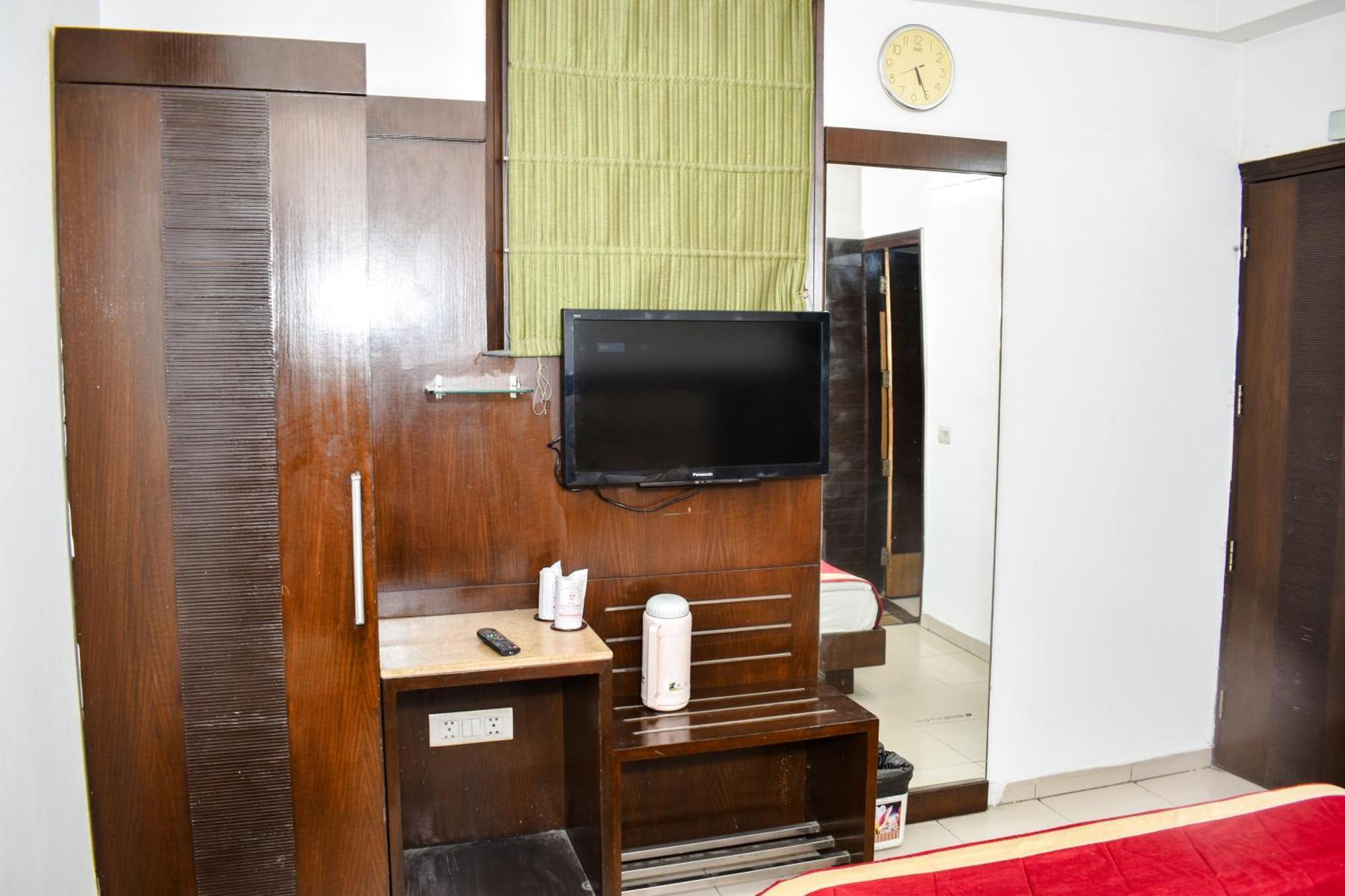 Hotel Chanchal Continental - 02 Mins From New Delhi Railway Station Exterior photo