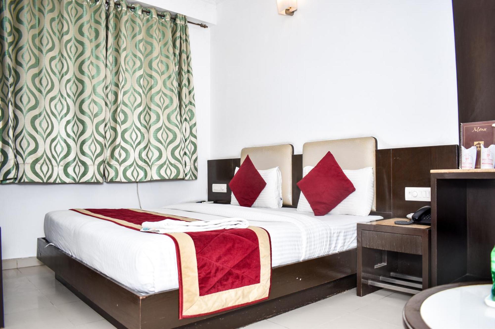 Hotel Chanchal Continental - 02 Mins From New Delhi Railway Station Exterior photo