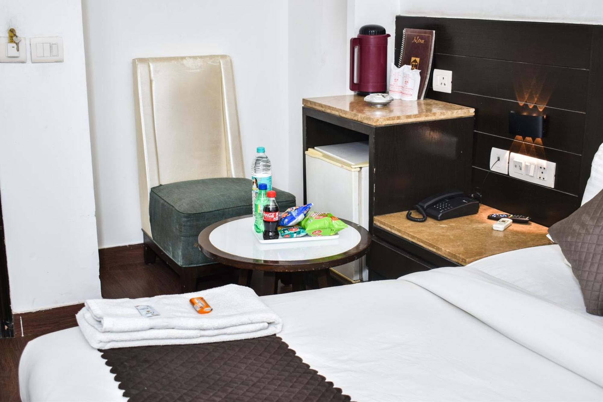 Hotel Chanchal Continental - 02 Mins From New Delhi Railway Station Exterior photo