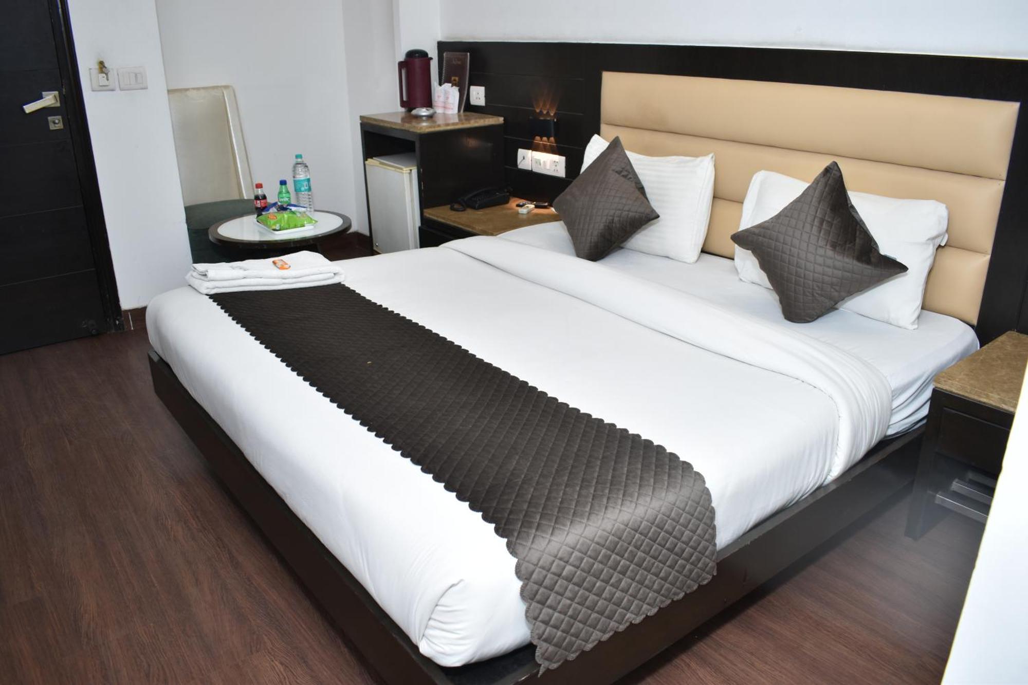 Hotel Chanchal Continental - 02 Mins From New Delhi Railway Station Exterior photo