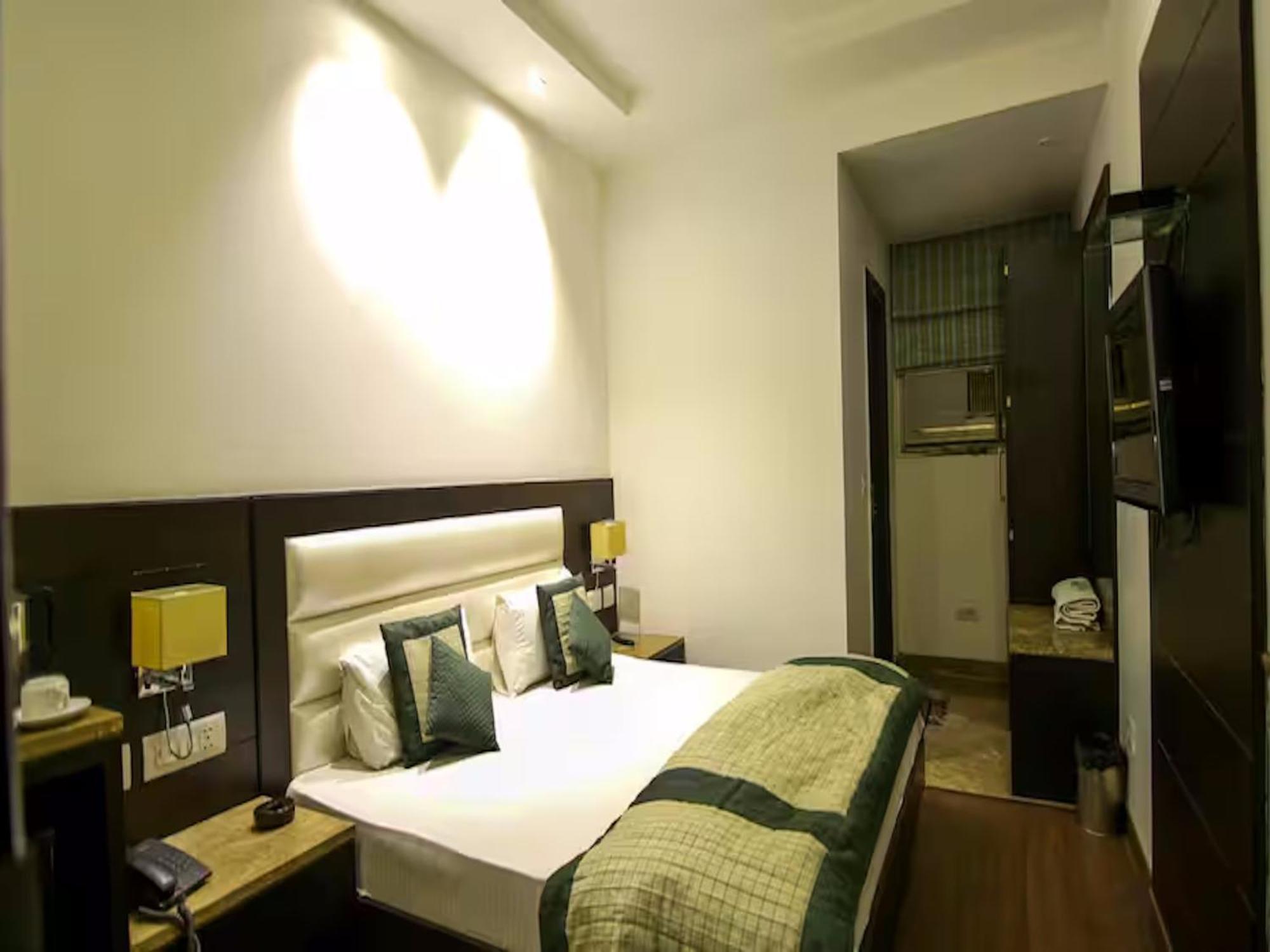 Hotel Chanchal Continental - 02 Mins From New Delhi Railway Station Exterior photo