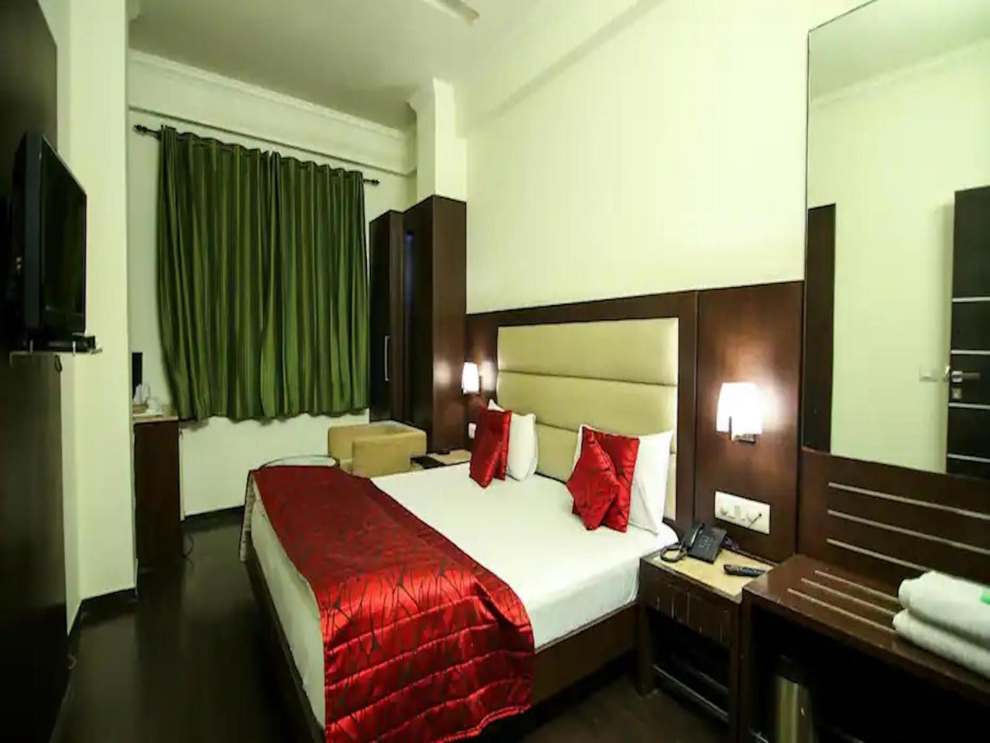 Hotel Chanchal Continental - 02 Mins From New Delhi Railway Station Exterior photo